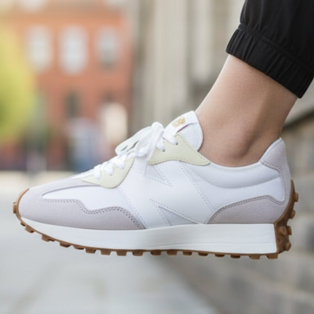 New Balance 327 Limited Edition Women's Sneaker Shoes White Grey ~various sizes~ - Picture 3 of 11